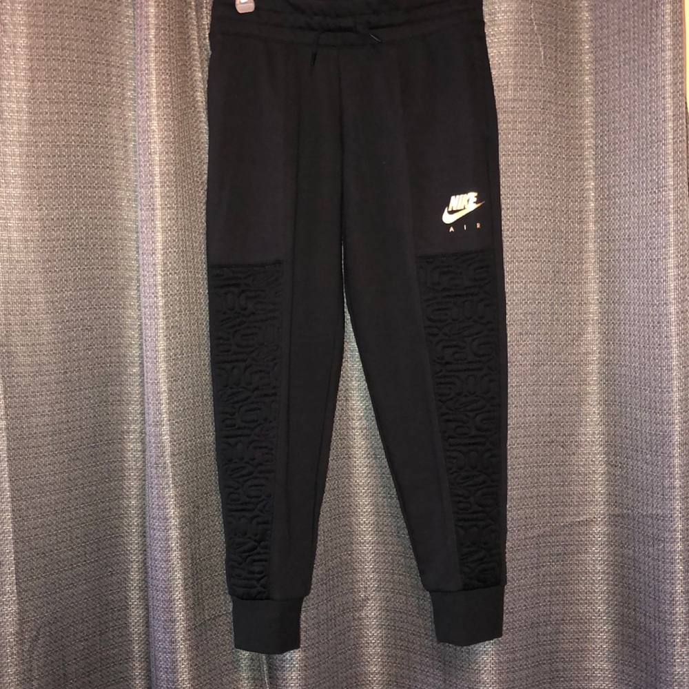 NWT Nike Quilted Joggers!!